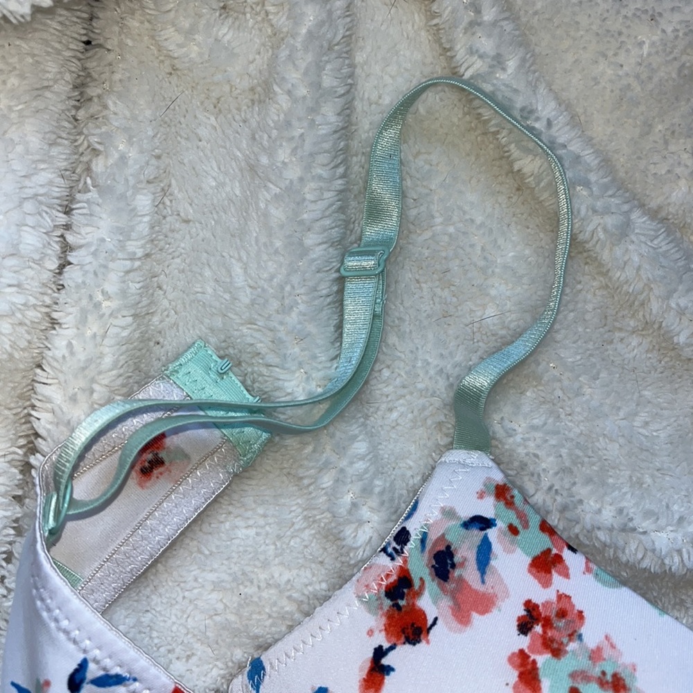 38DD White Floral Bra - Picture 3 of 5